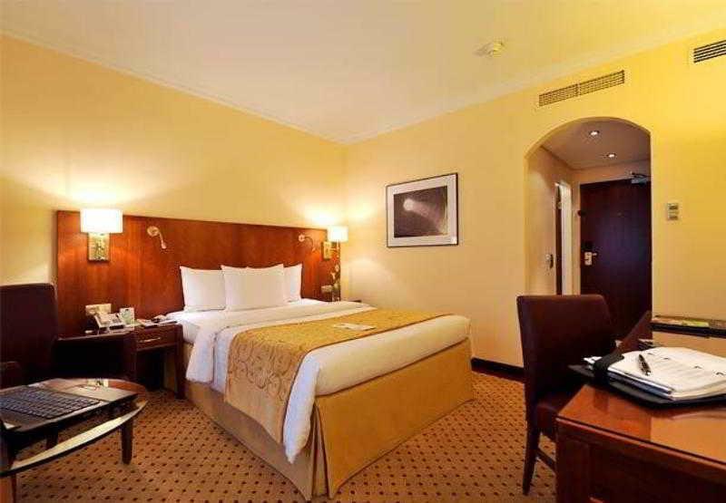 Courtyard By Marriott Hamburg Airport Hotel Exterior foto